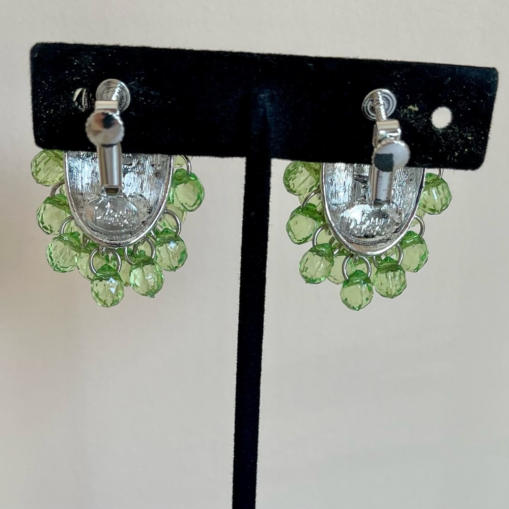 Vintage Signed Joan Rivers Green Crystal And Silver Plated Screwback Earrings - Picture 4 of 8